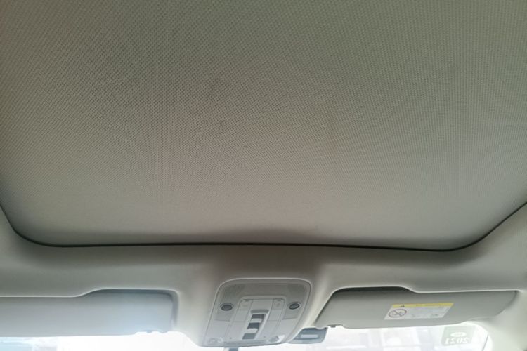 Audi Q3 2019 car image #18