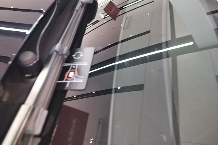 Tesla Model Y 2022 car image #9