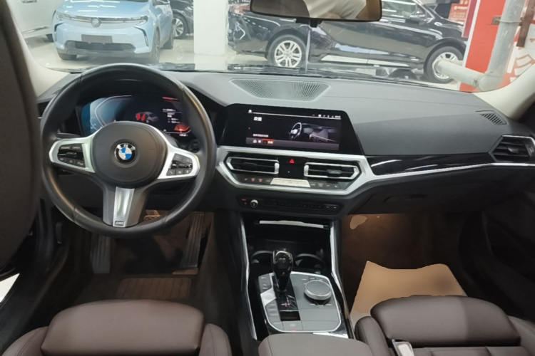 BMW 3 Series 2020 car image #10