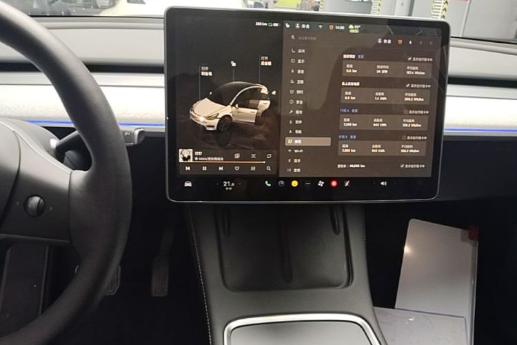 Tesla Model Y 2024 #13 Tesla Model Y 2024 car image #13
