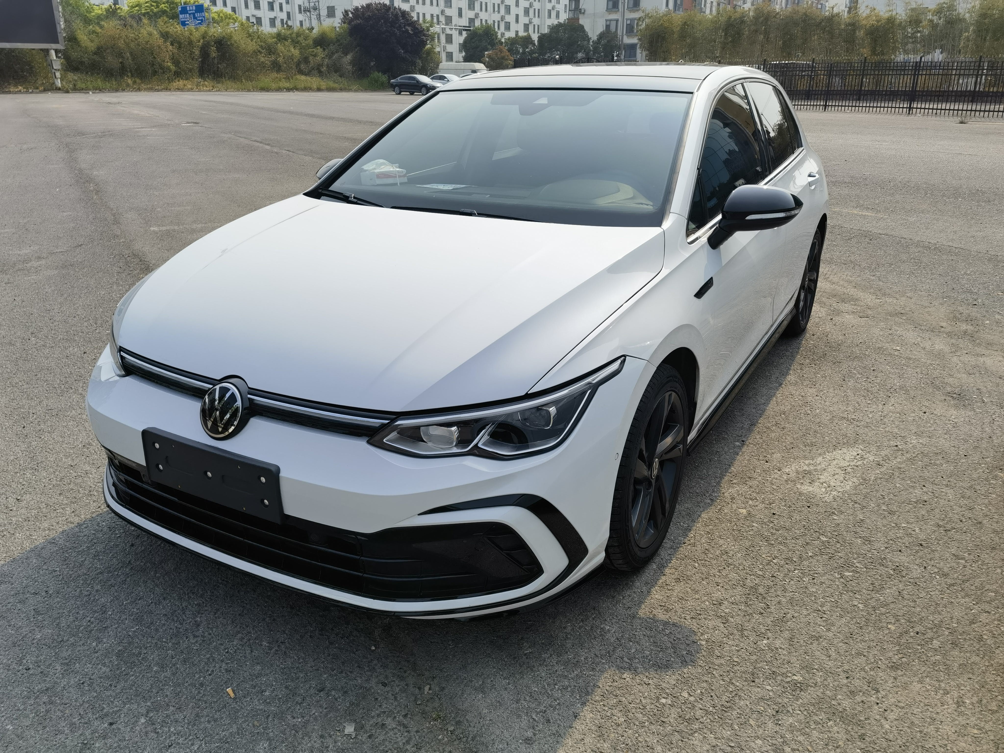 Volkswagen Golf 2023 car image 