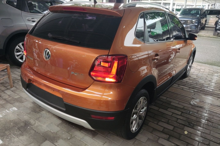 Volkswagen Polo 2016 car image #5