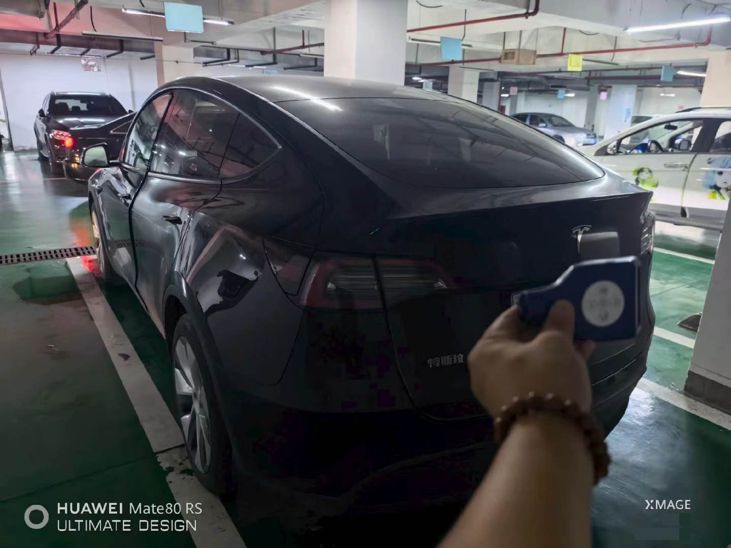 Tesla Model Y 2023 car image #9
