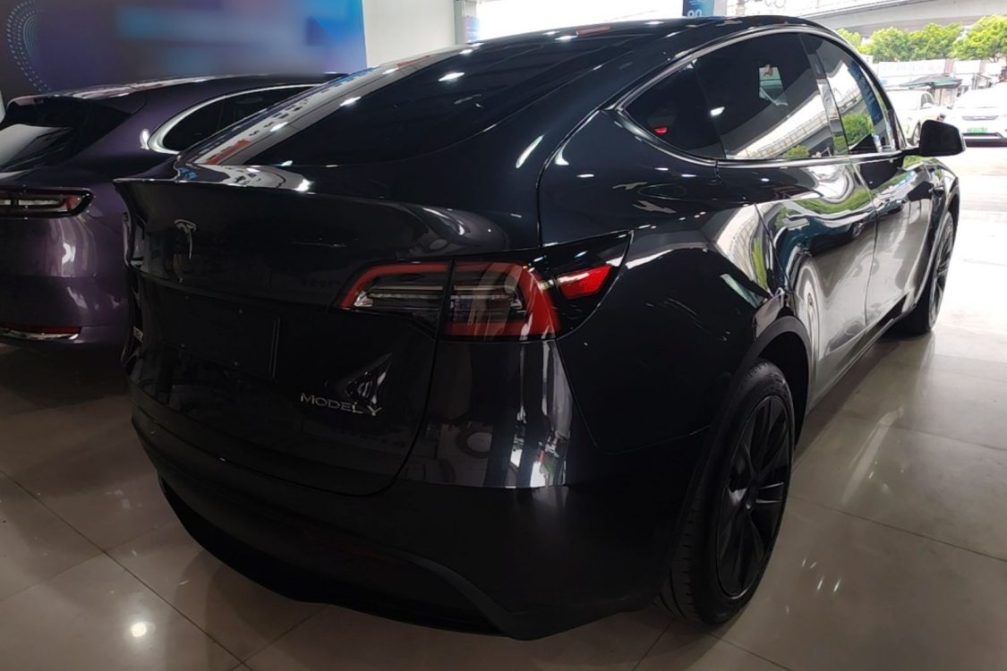 Tesla Model Y 2024 car image #4