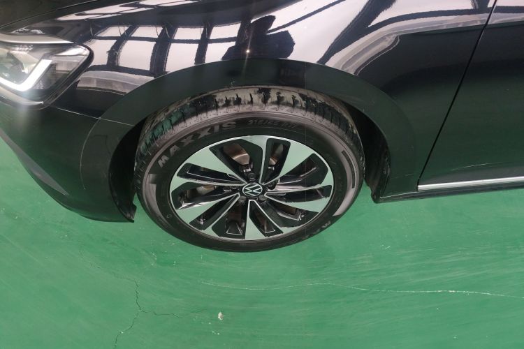 Volkswagen Passat 2024 imagen de coche #9
