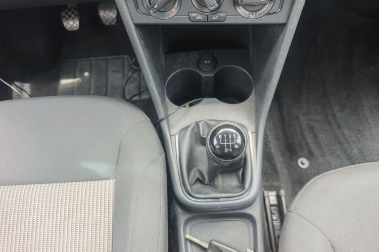 Volkswagen Polo 2016 #19 Volkswagen Polo 2016 car image #19