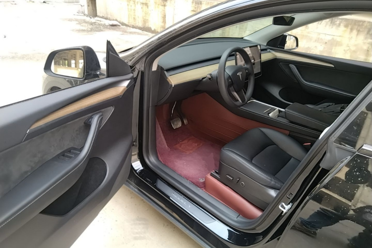 Tesla Model Y 2023 #16 Tesla Model Y 2023 car image #16