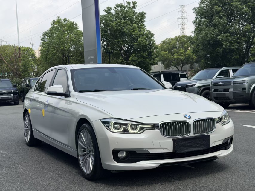 BMW 3 Series 2018 car image #3