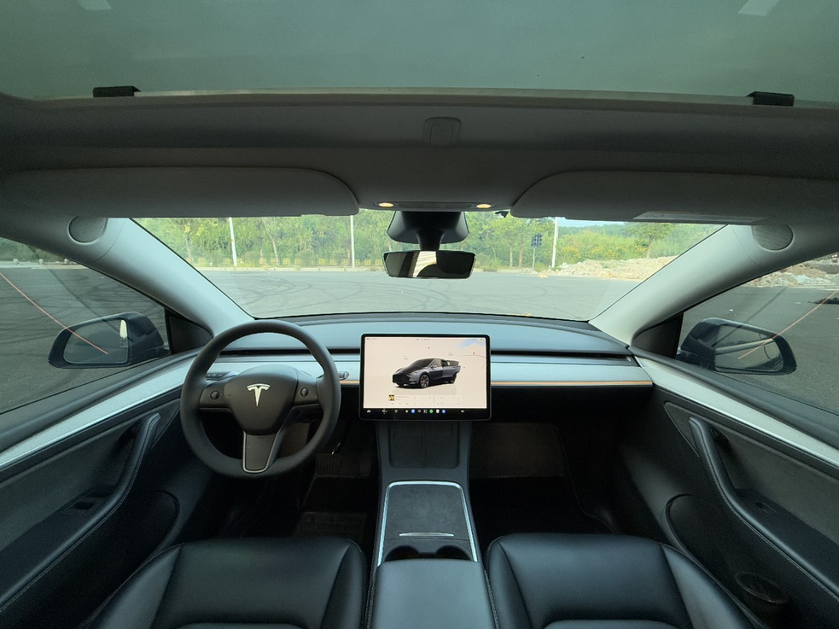 Tesla Model Y 2024 #8 Tesla Model Y 2024 car image #8