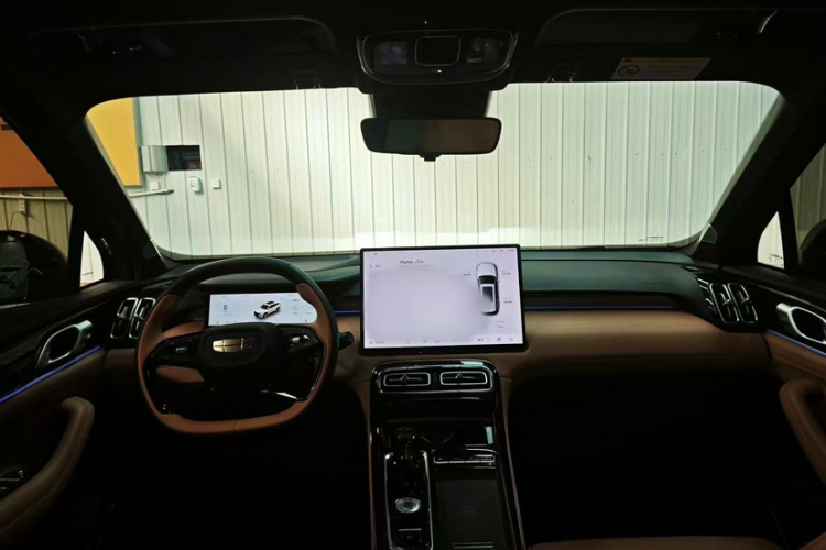 GEELY Boyue L 2026 صورة سيارة #11