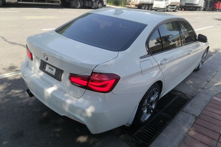 BMW 3 Series 2018 #7 BMW 3 Series 2018 car image #7