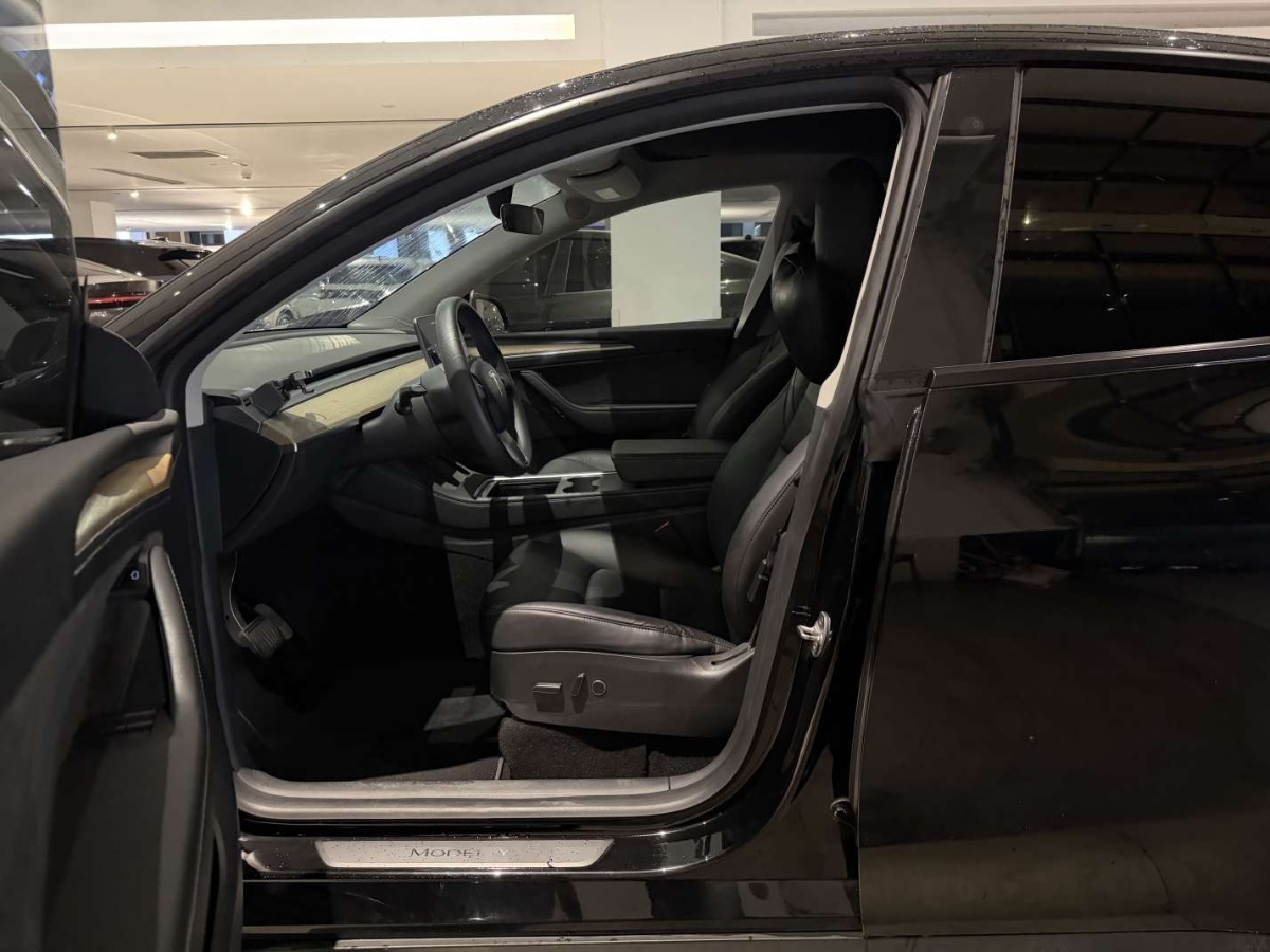 Tesla Model Y 2021 car image #4