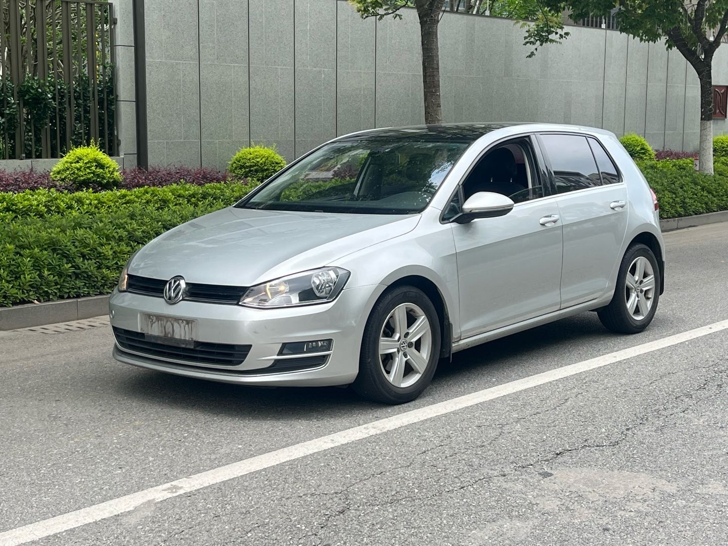 Volkswagen Golf 2015 car image #2