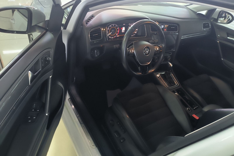 Volkswagen Golf 2020 #16 Volkswagen Golf 2020 car image #16