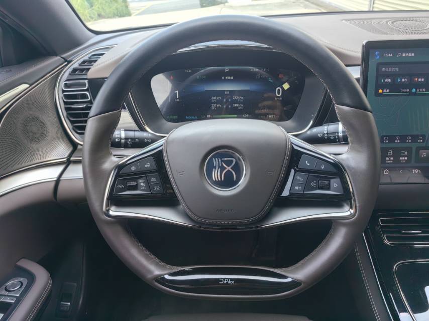 BYD Han 2024 car image #13