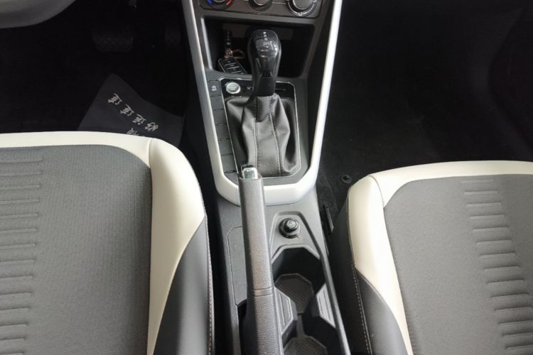Volkswagen Polo 2021 car image #14