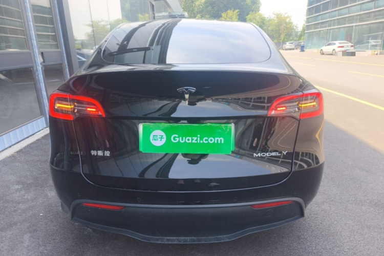 Tesla Model Y 2022 #6 Tesla Model Y 2022 immagine di auto #6