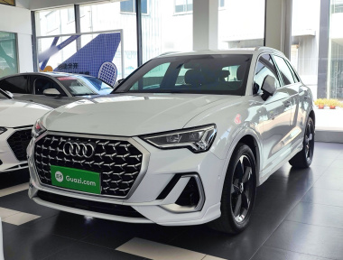 Audi Q3 2023 car image 