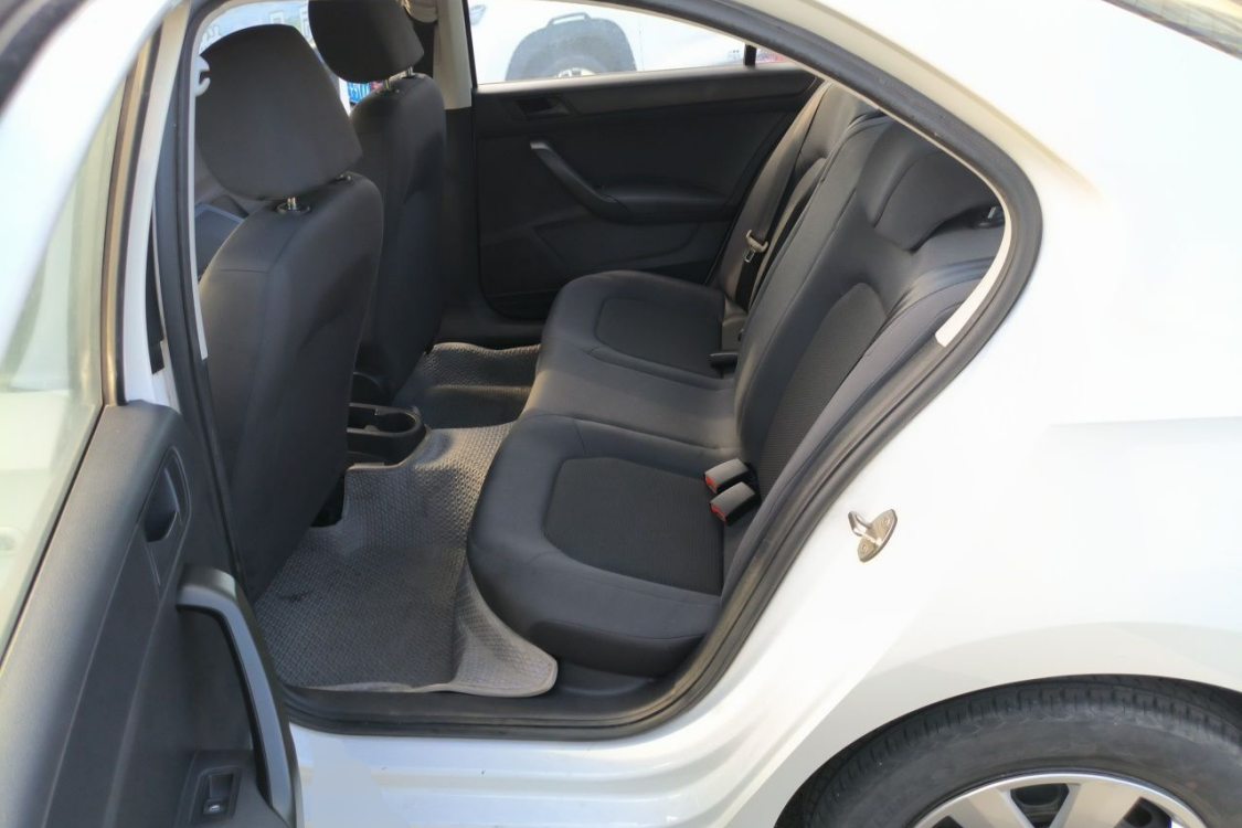 Volkswagen Santana 2015 car image #21