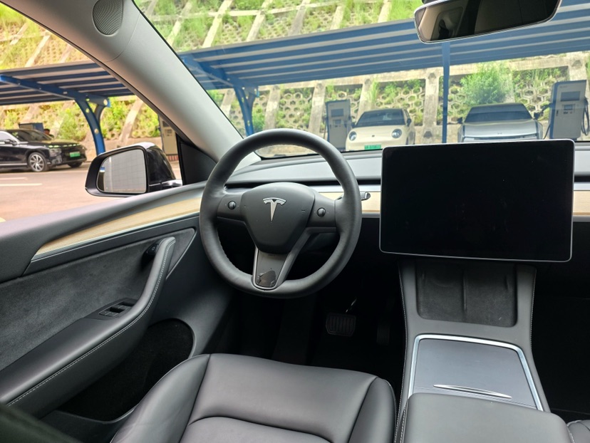 Tesla Model Y 2022 #6 Tesla Model Y 2022 car image #6
