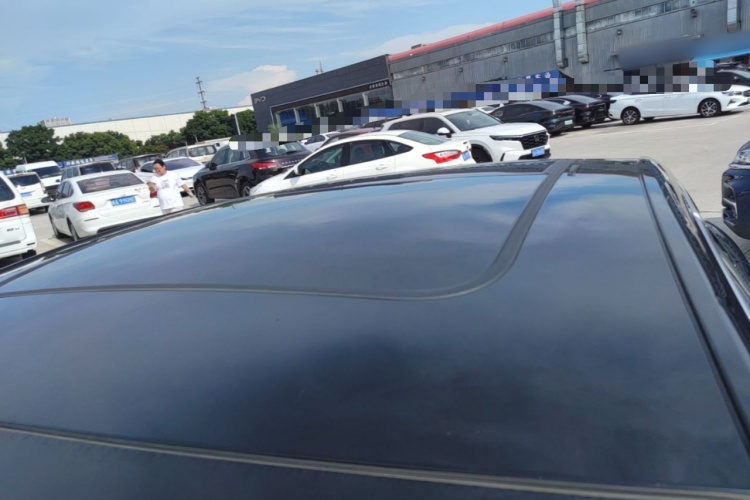 BYD Han 2024 car image #25