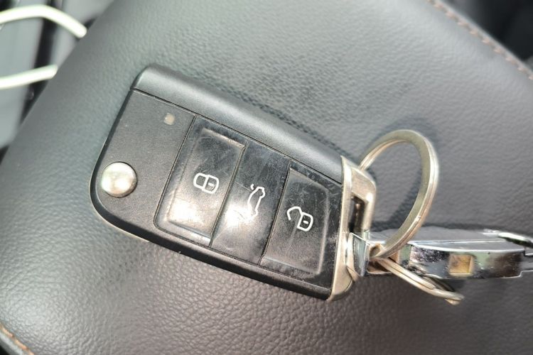 Volkswagen Tharu 2021 car image #11