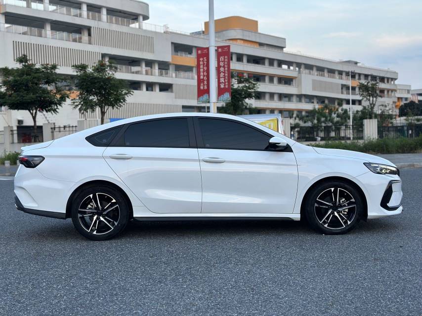 GEELY Emgrand 2024 car image #6
