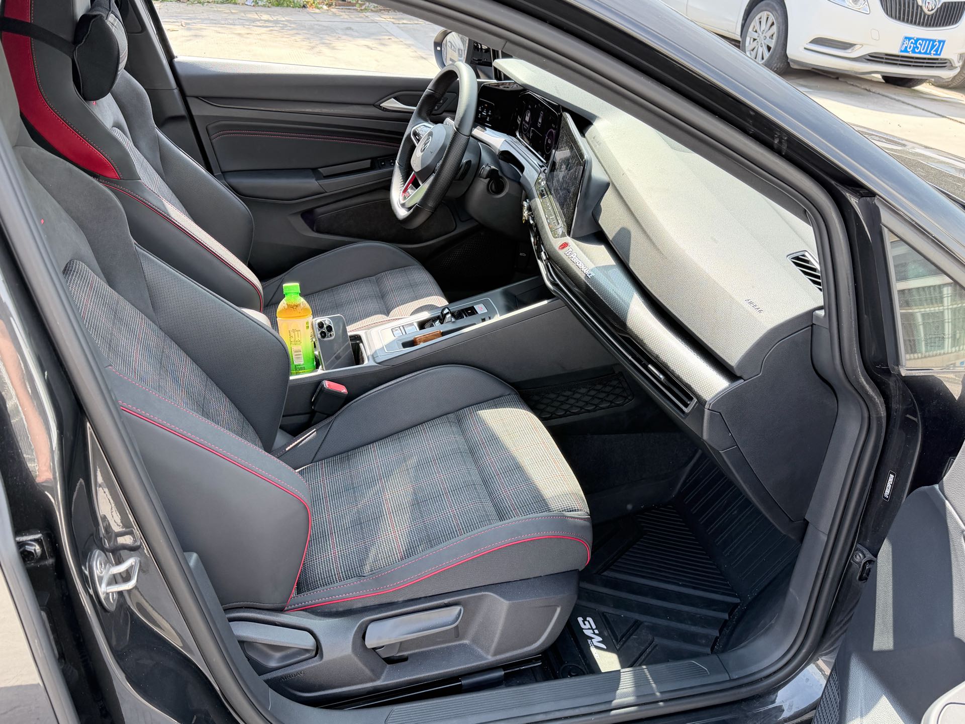 Volkswagen GolfGTI 2023 car image #4