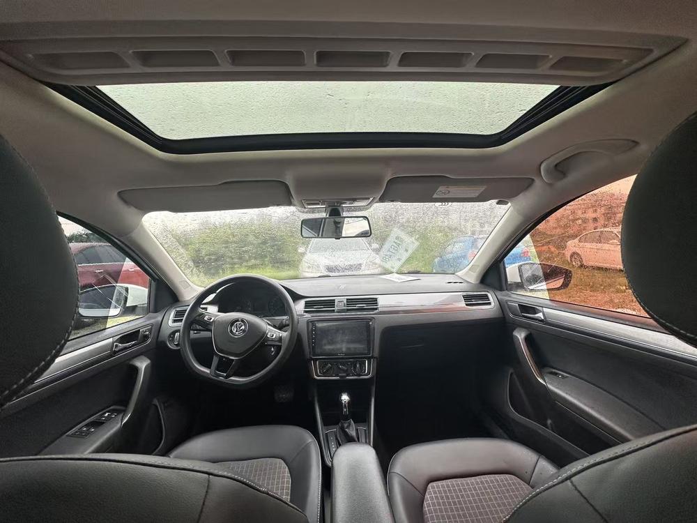 Volkswagen Santana 2017 car image #7