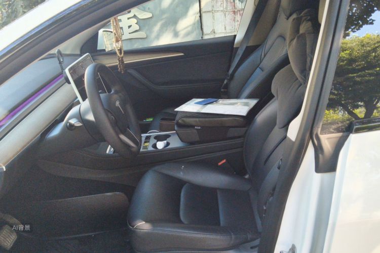 Tesla Model Y 2022 car image #17