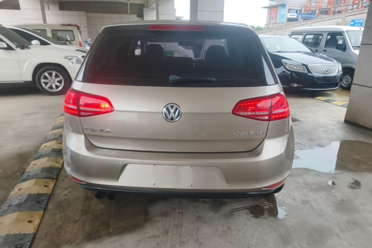 Volkswagen Golf 2016 car image #6
