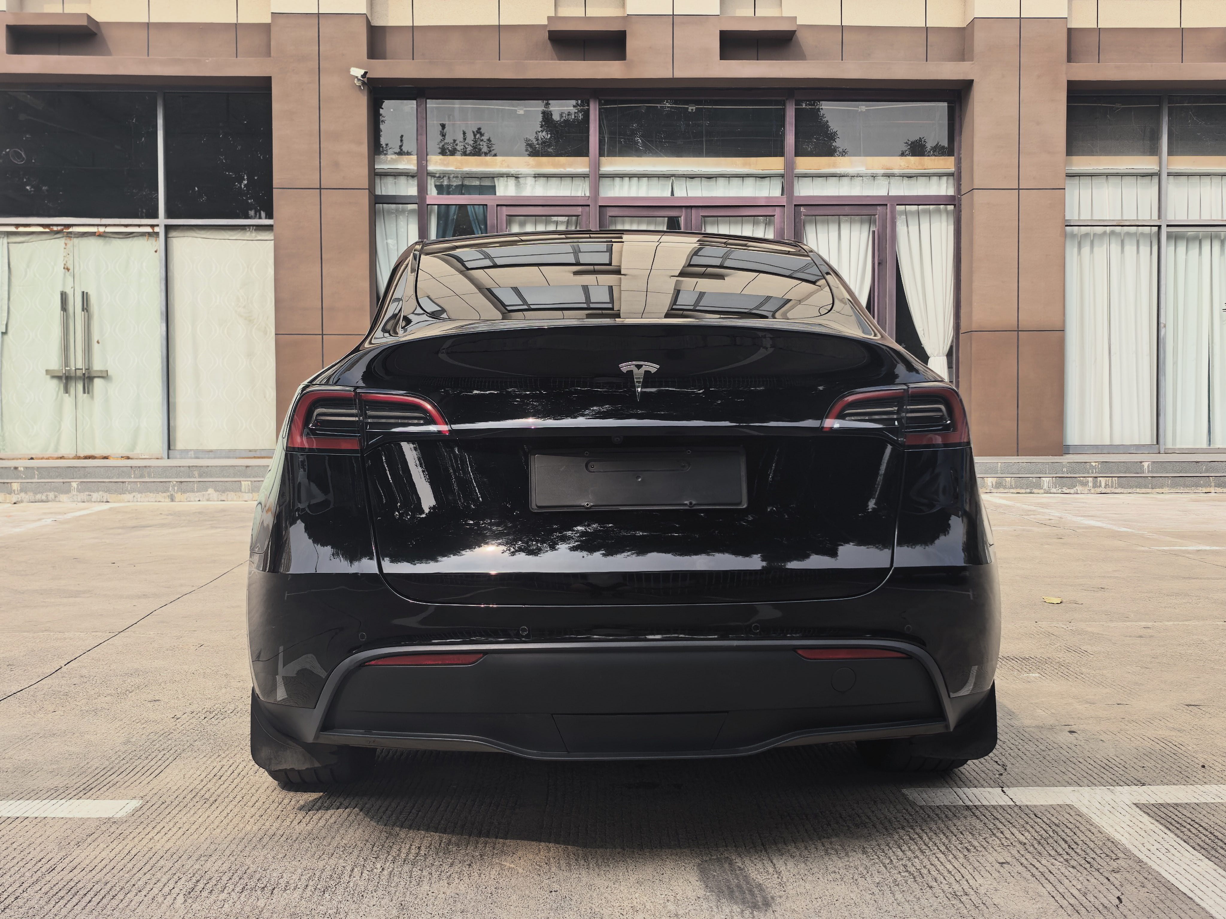Tesla Model Y 2022 #8 Tesla Model Y 2022 car image #8