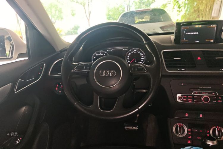 Audi Q3 2015 car image #12