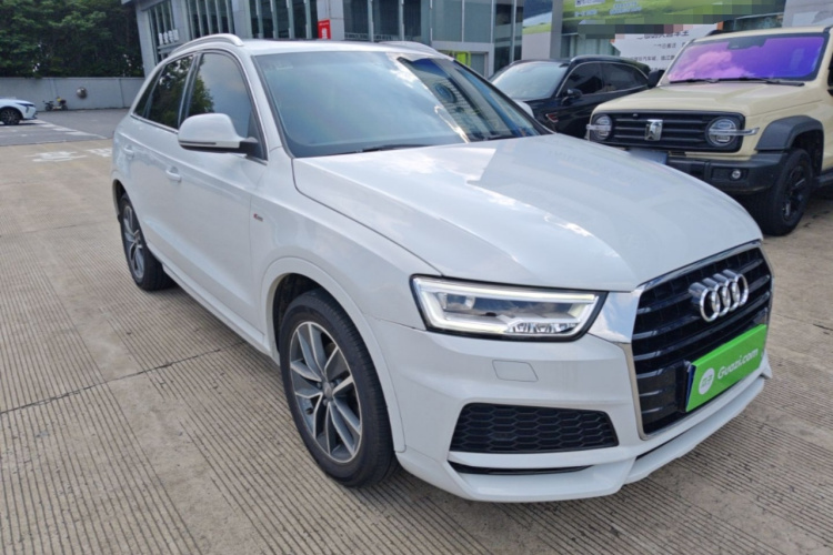 Audi Q3 2019 car image #4