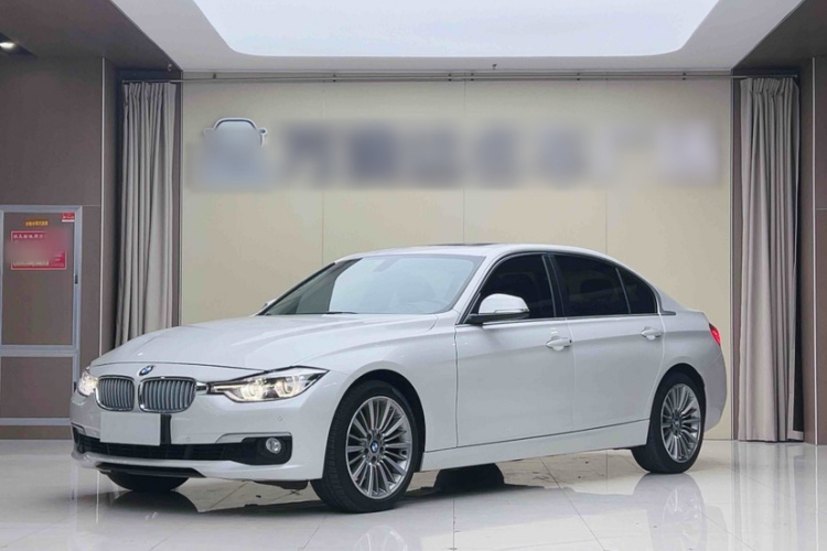 BMW 3 Series 2019 car image #2