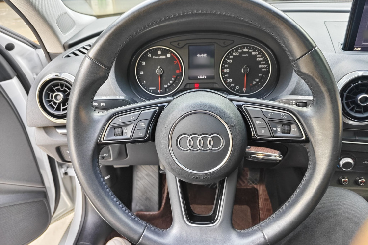 Audi A3 2019 car image #12
