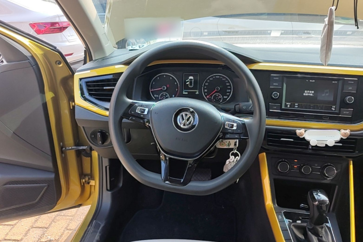 Volkswagen Polo 2019 car image #15