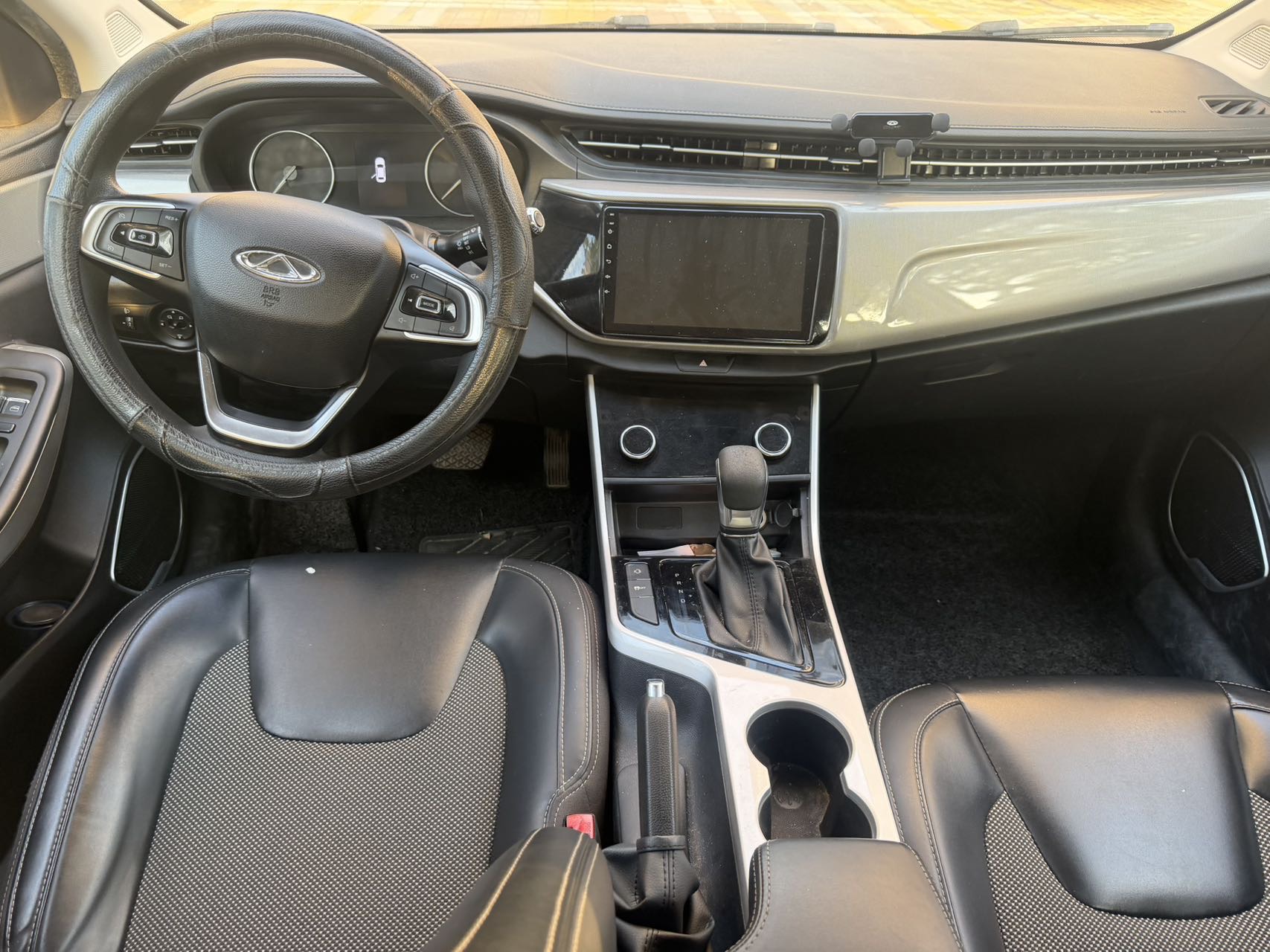 2019 car image #7