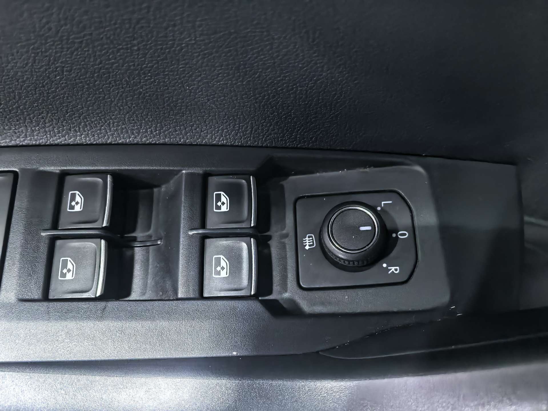 Volkswagen Tacqua 2023 car image #14