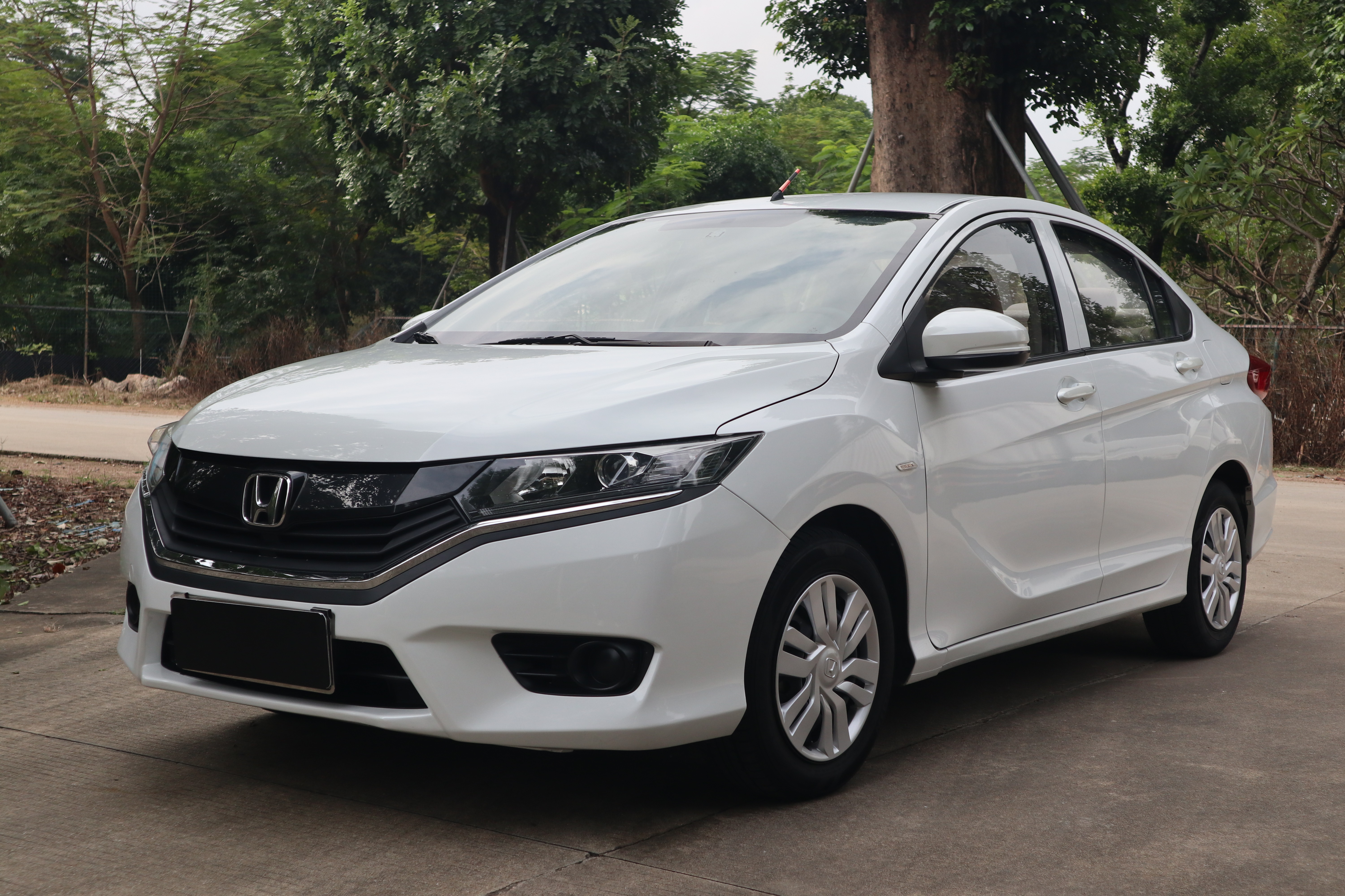 Honda Greiz 2018 car image 