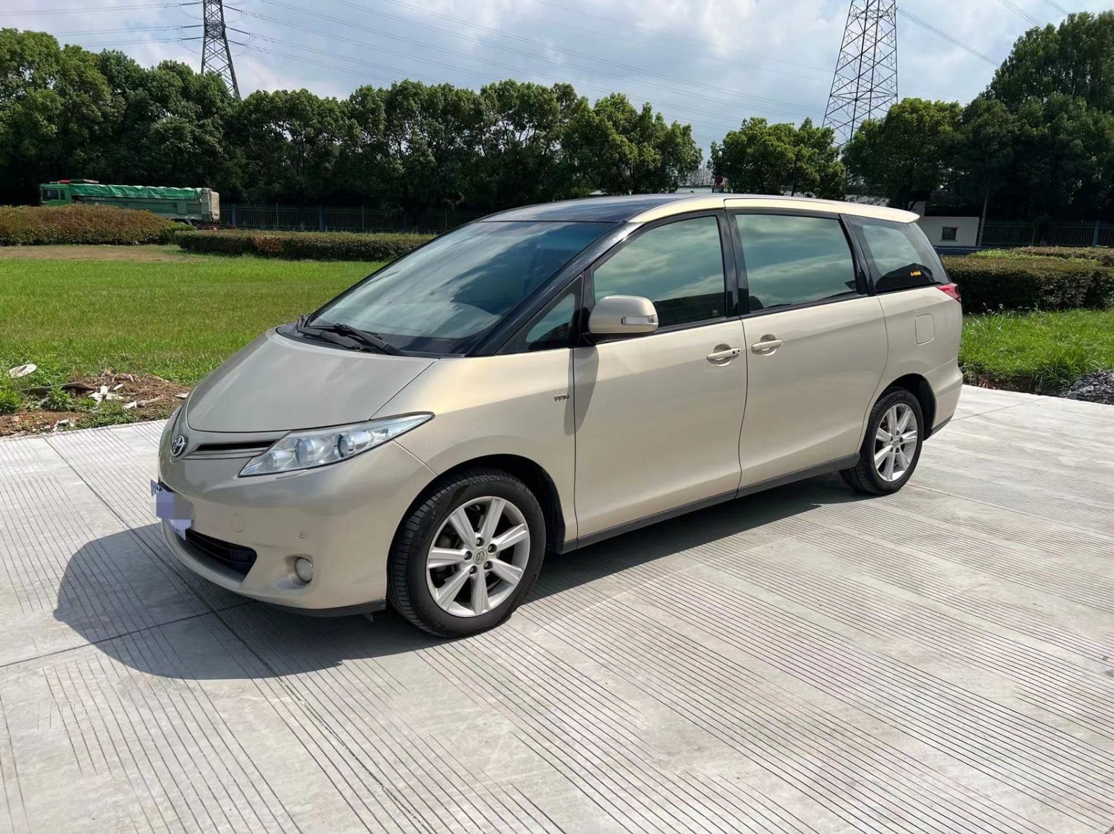 Toyota Previa 2012 car image 
