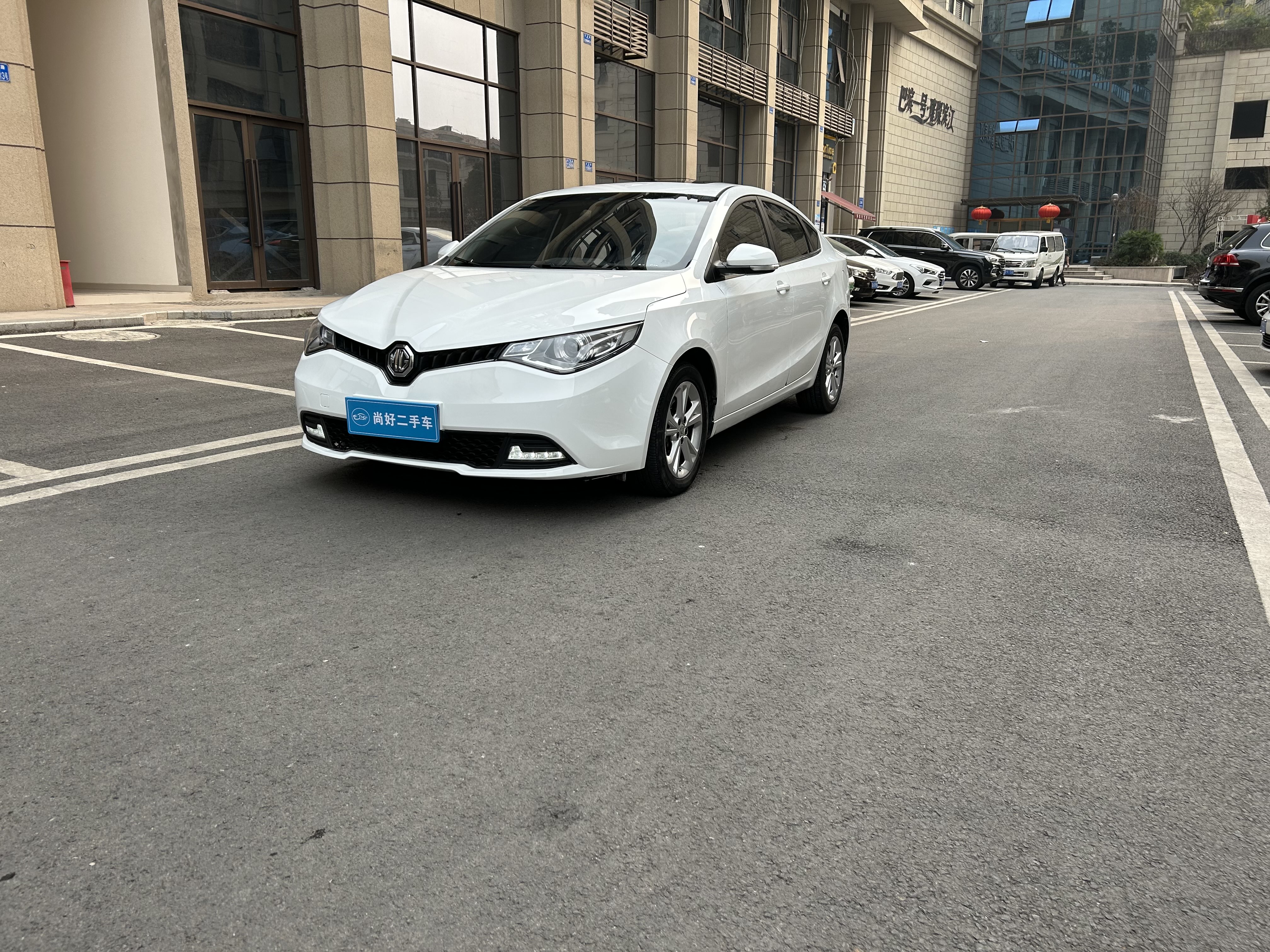 MG GT 2017 MG GT 2017 car image