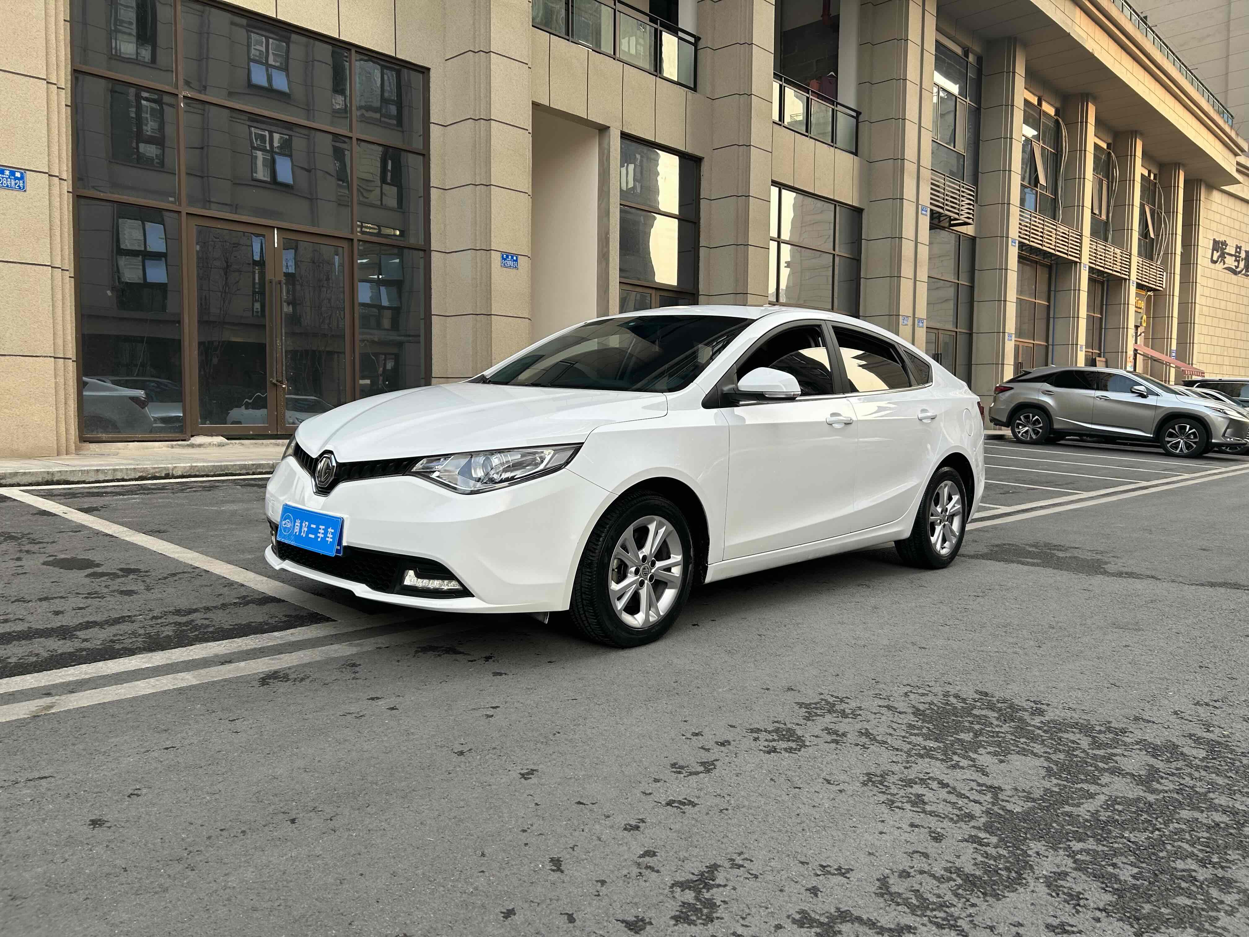 MG GT 2018 MG GT 2018 car image