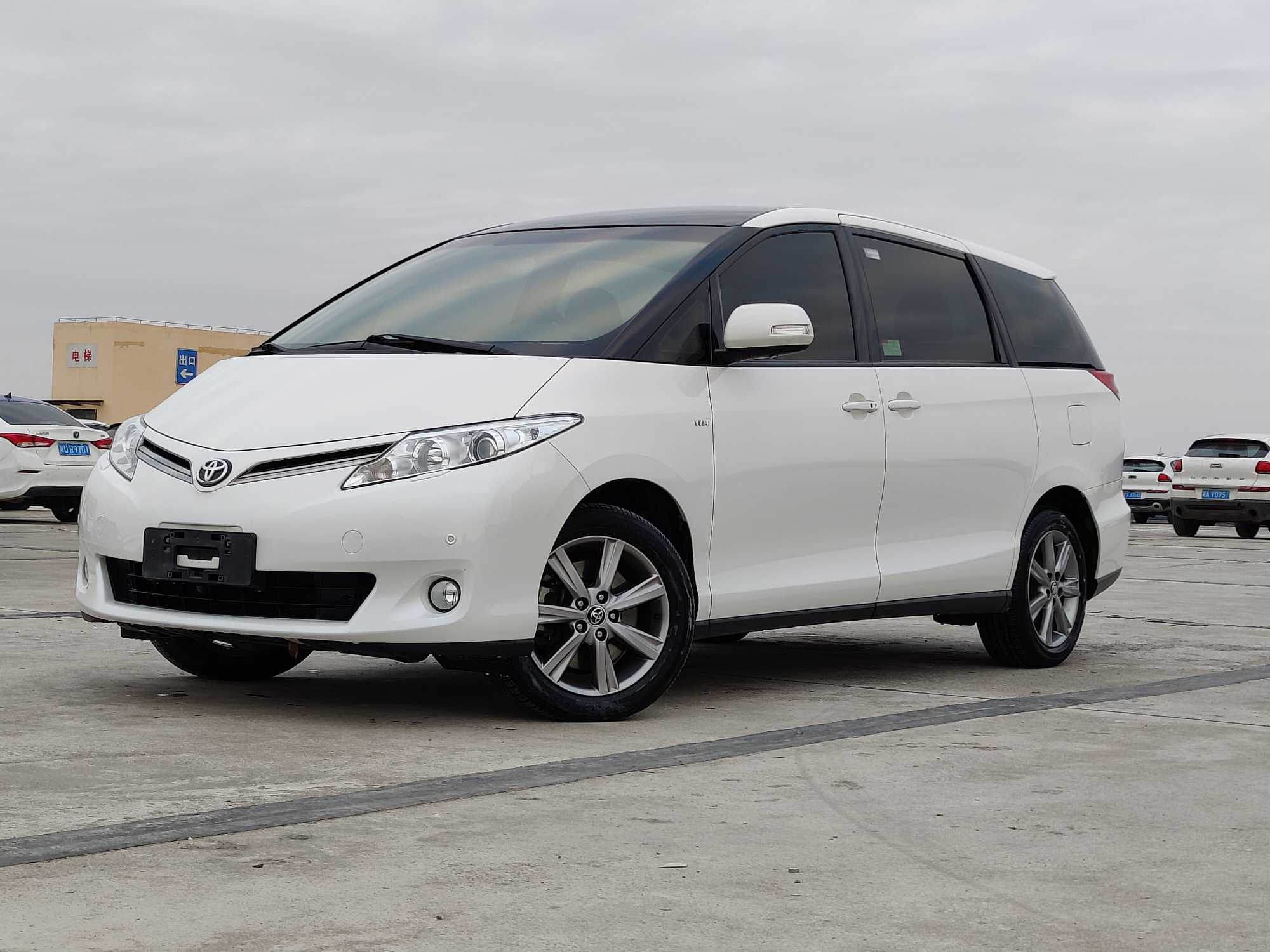 Toyota Previa 2018 car image 