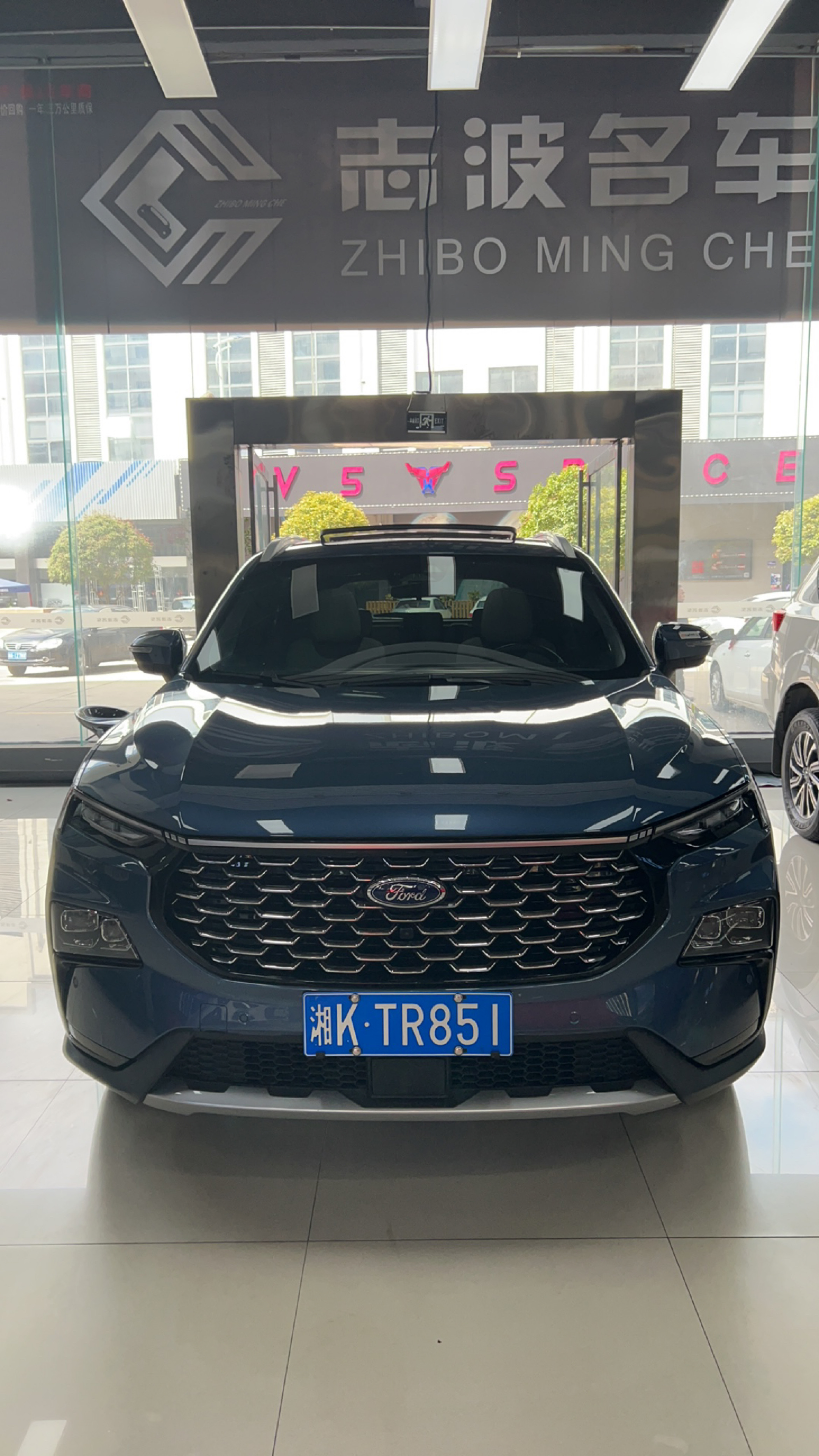 Ford Equator Sport 2022 immagine di auto 