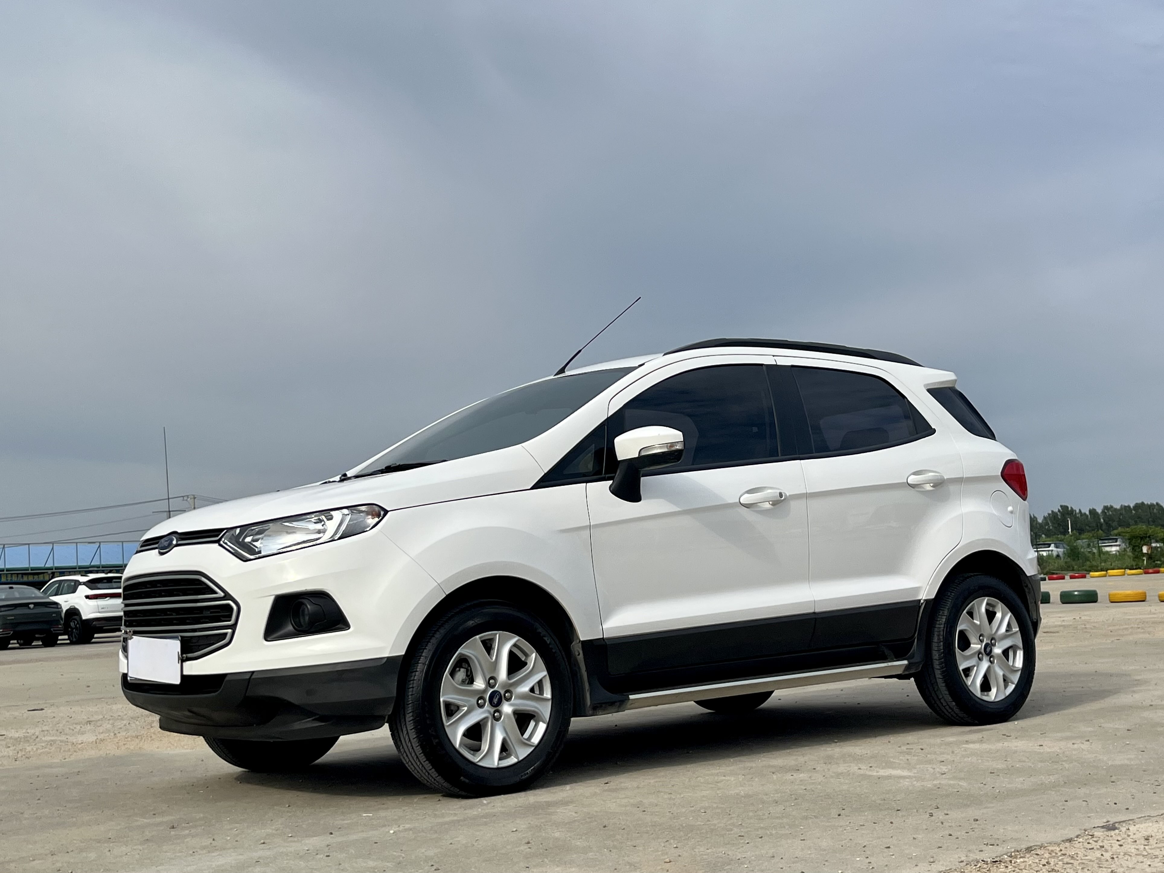 Ford EcoSport 2017 car image 
