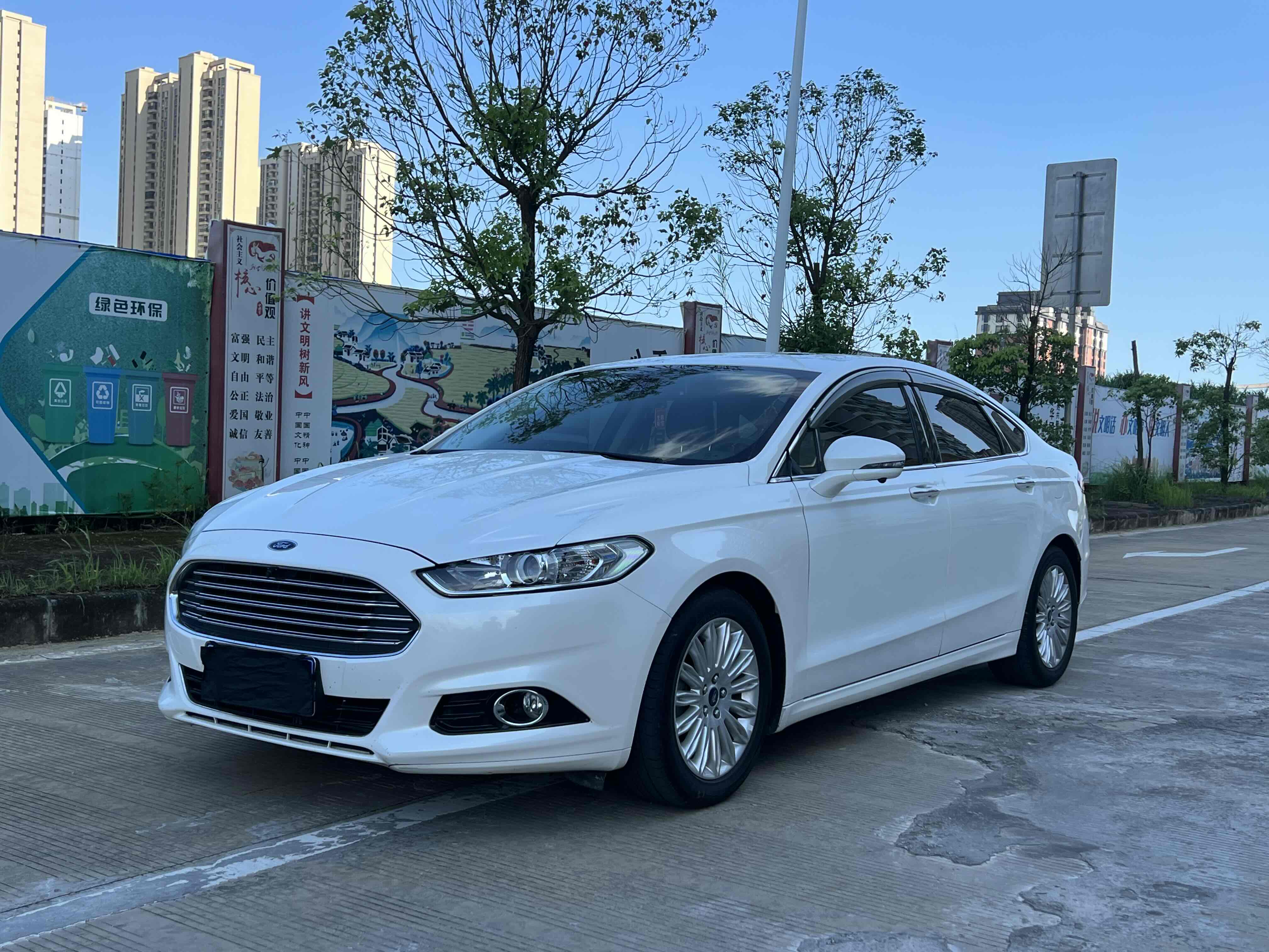 Ford Zhisheng 2015 Ford Zhisheng 2015 car image