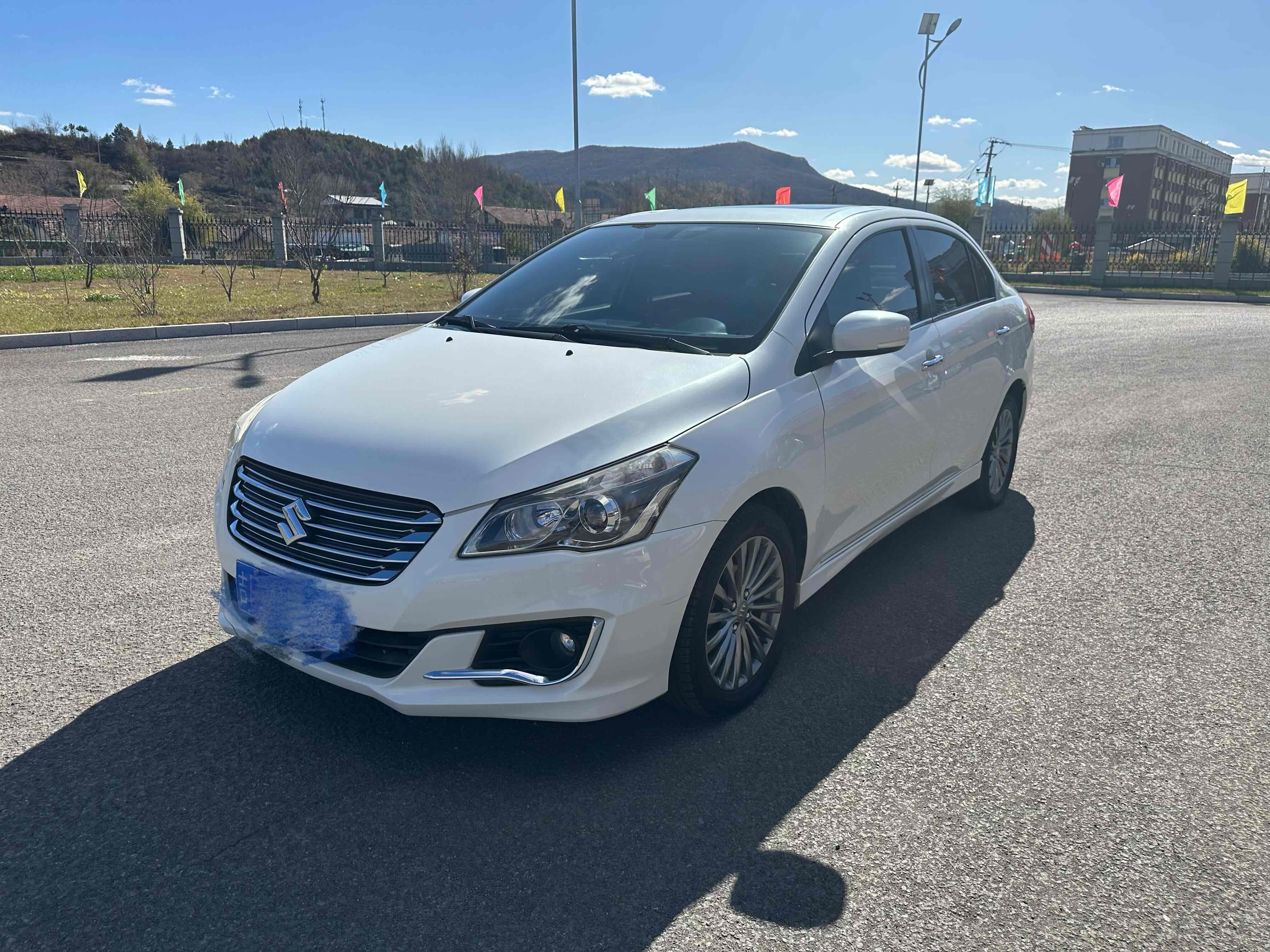 Suzuki Ciaz 2015 汽车图片 