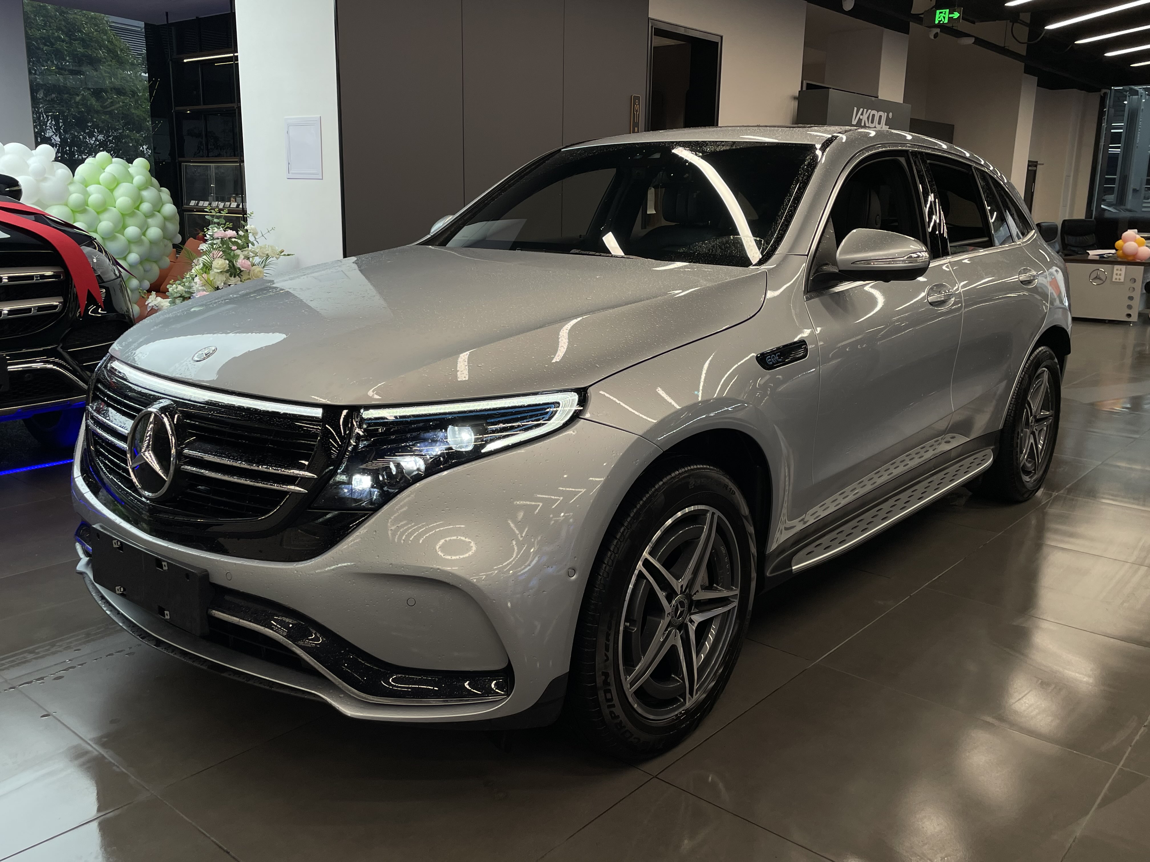 Mercedes-Benz EQC Class 2020 car image 