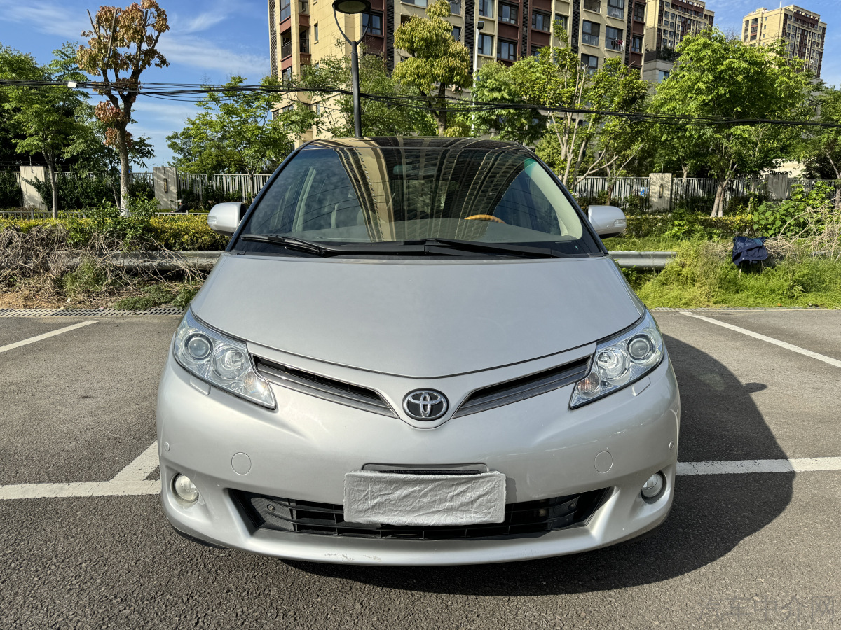 Toyota Previa 2011 car image 